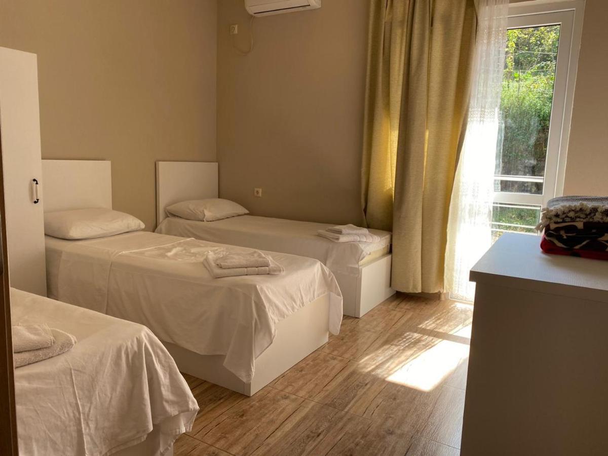 Nira Hotel ゴニオ エクステリア 写真